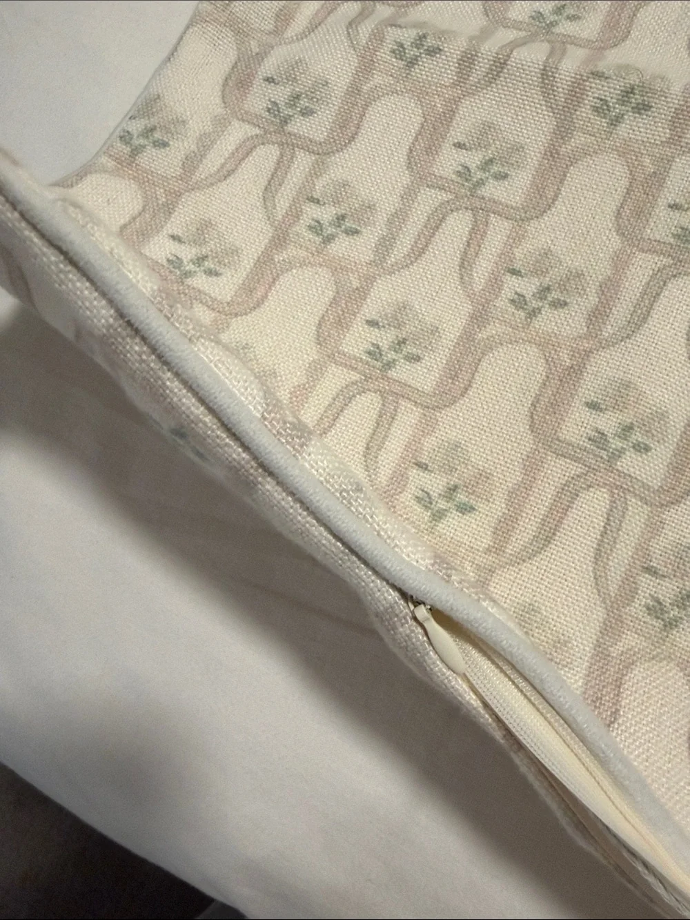 20x20 Neutral Floral Pattern Pillow Shams - Pair